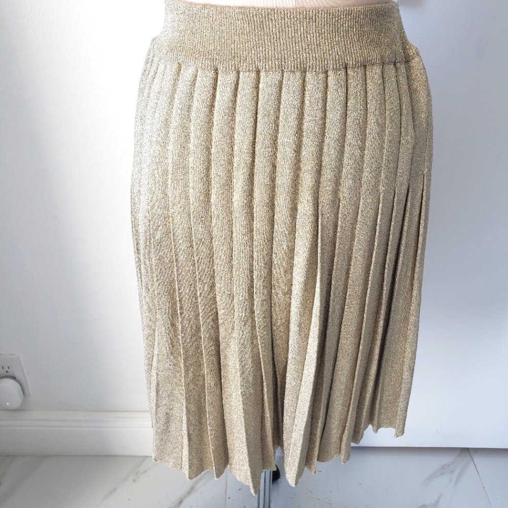 Gold skirt